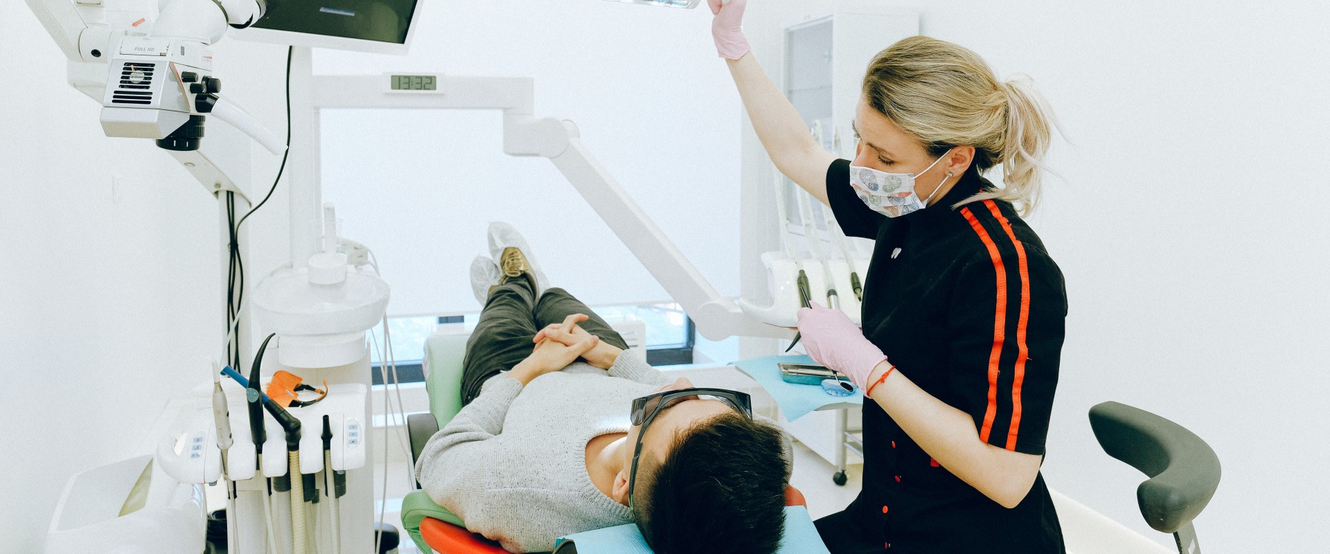 Restore Your Confidence And Oral Health: Gainesville's Best Dentists And All-on-Four Dentures