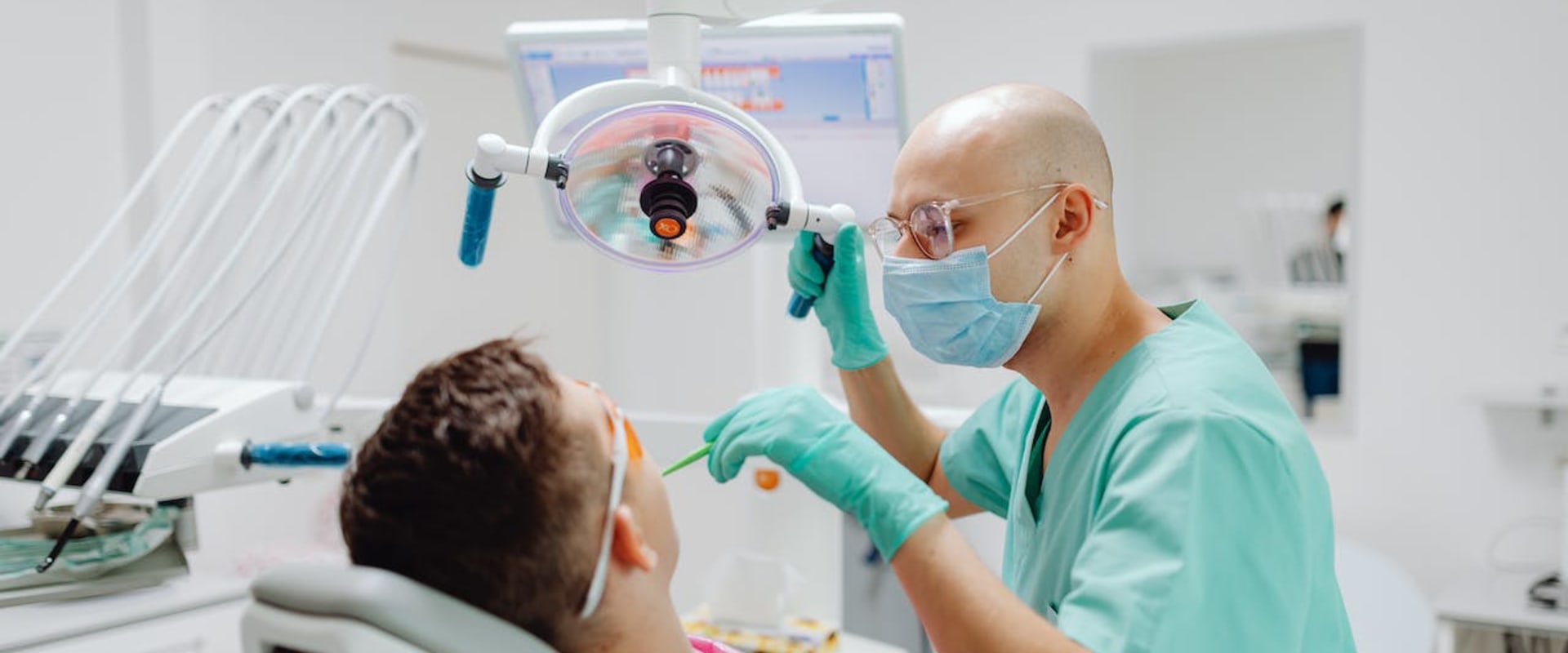 Finding The Best Dentist For Root Canals And All-On-Four Dentures In San Antonio, TX