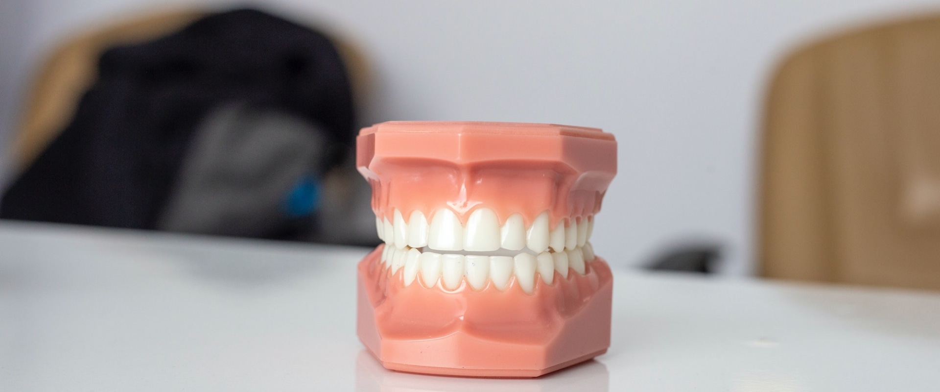 How to Get Natural-Looking Dentures